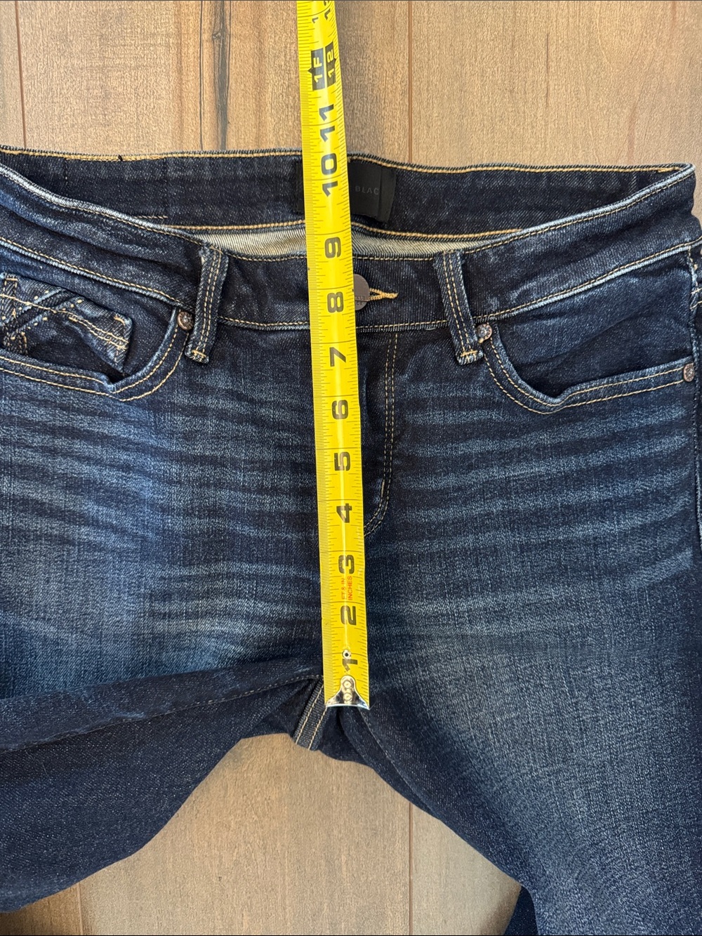 Buckle dark wash flare. Size 26x34 - Picture 7 of 8